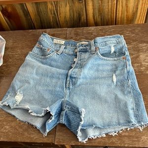 Levi’s Ribcage Denim Shorts High Rise Button Fly Medium Wash Women Sz 28